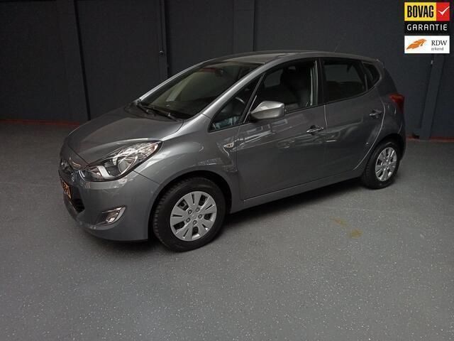 Grijs, metallic lak Gebruikt 2014 Hyundai ix20 Hatchback | € 7.950 (Eerlijke prijs) - Afbeelding 1/4