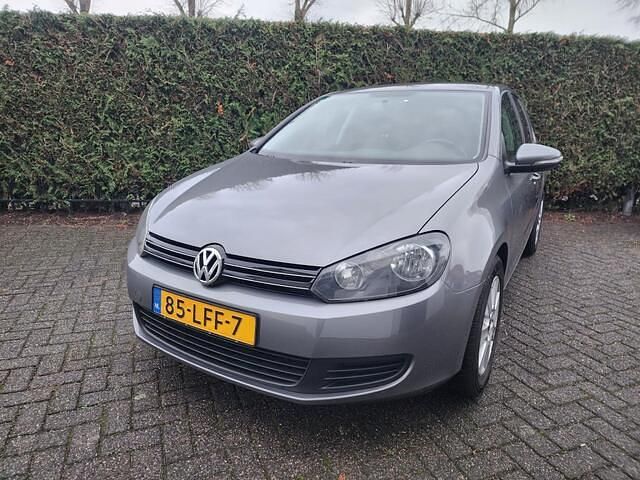 Grijs (metallic) Gebruikt 2010 VW Golf VI Comfortline Hatchback | € 3.500 (Eerlijke prijs) - Afbeelding 1/4
