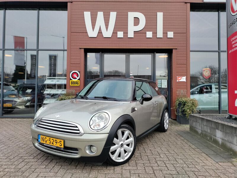 Grijs Gebruikt 2017 Mini Cooper Hatchback | € 5.500 - Afbeelding 1/4
