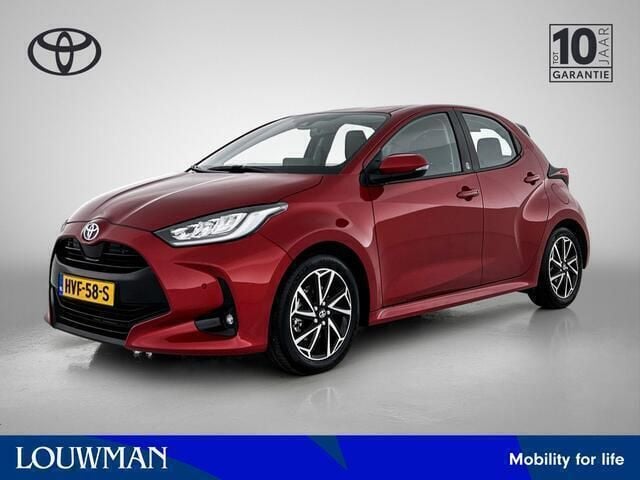 Rood Gebruikt 2021 Toyota Yaris Hatchback | € 21.245 (Eerlijke prijs) - Afbeelding 1/3