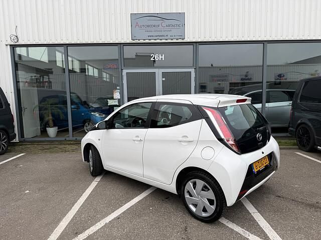 Occasion Toyota Aygo X-play 69 PK (50 kW) 2015 Wit Hatchback