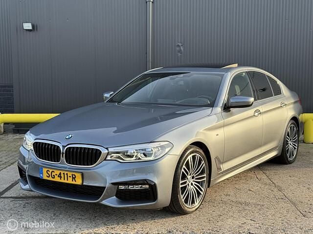 Grijs Occasion 2018 BMW 520 Executive Sedan | € 26.999 (Duur) - Afbeelding 1/4