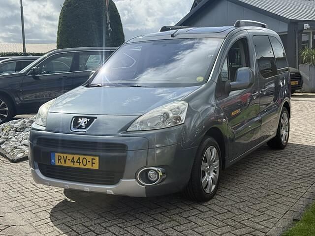 Grijs Gebruikt 2009 Peugeot Partner Tepee MPV | € 5.950 (Duur) - Afbeelding 1/4