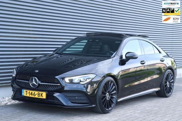 Zwart Gebruikt 2020 Mercedes CLA200 Business Sedan | € 29.950 (Eerlijke prijs) - Afbeelding 1/4