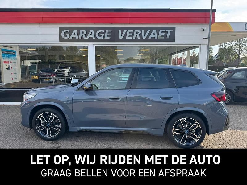 Grijs Gebruikt 2023 BMW iX1 M Sport SUV | € 39.950 (Goede deal) - Afbeelding 1/3