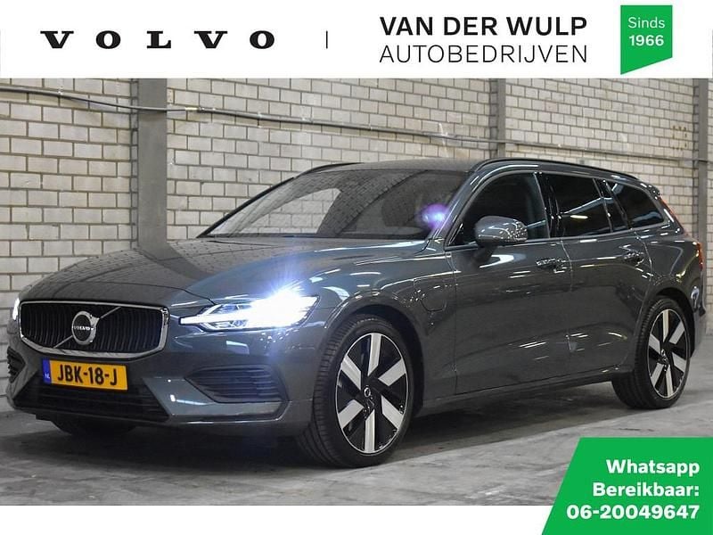 Groen Gebruikt 2025 Volvo V60 Business Edition Stationwagen | € 43.950 (Goede deal) - Afbeelding 1/4