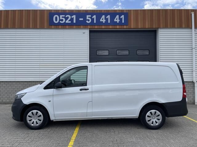 Wit Gebruikt 2018 Mercedes Vito MPV | € 19.950 - Afbeelding 1/4
