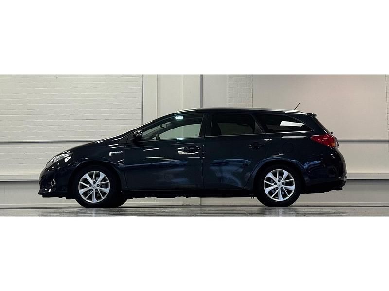 Occasion Toyota Auris 99 PK (72 kW) 2013 Grijs Stationwagen