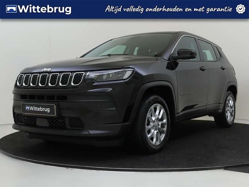 Zwart Gebruikt 2022 Jeep Compass Longitude SUV | € 27.825 (Eerlijke prijs) - Afbeelding 1/3