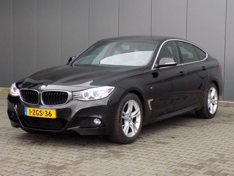 Zwart Gebruikt 2015 BMW 320 Executive Hatchback | € 13.700 (Eerlijke prijs) - Afbeelding 1/4