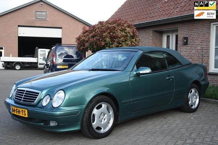 Groen (metallic) Gebruikt 2000 Mercedes 320 Elegance Cabriolet | € 6.975 (Eerlijke prijs) - Afbeelding 1/4