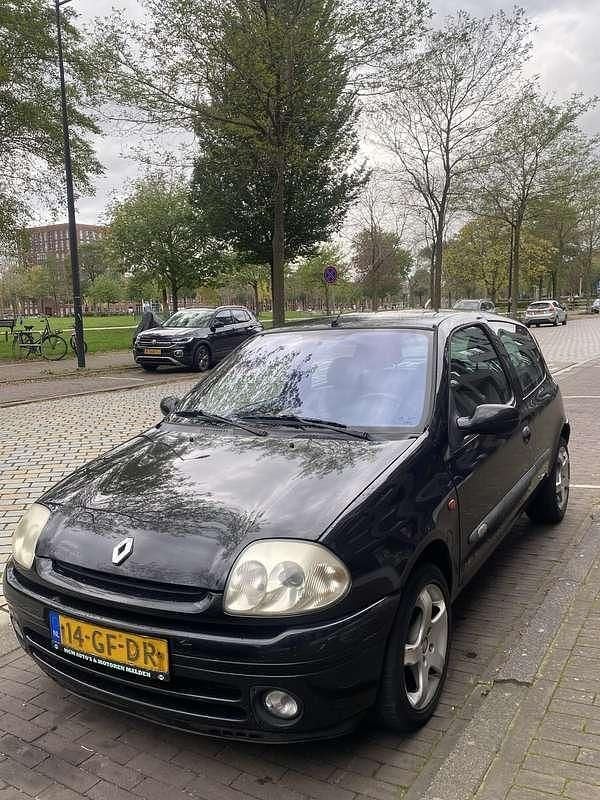 Zwart Gebruikt 2000 Renault Clio II Hatchback | € 495 (Eerlijke prijs) - Afbeelding 1/4