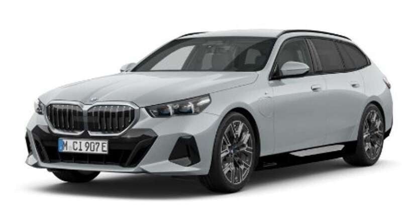 Grijs, metallic lak Nieuw 2025 BMW 530 M Sport Stationwagen | € 79.787 - Afbeelding 1/2