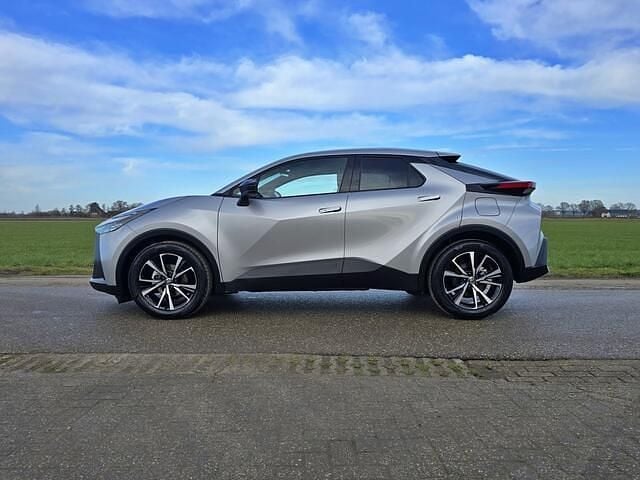 Occasion Toyota C-HR 140 PK (102 kW) 2025 Zilver SUV