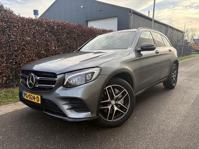 Grijs Occasion 2016 Mercedes GLC250 Prestige SUV | € 17.750 (Eerlijke prijs) - Afbeelding 1/4