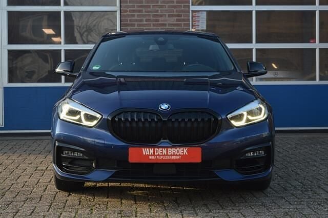 Occasion BMW 118 Executive 140 PK (102 kW) 2020 Blauw (metallic) Hatchback