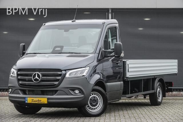 Grijs Nieuw 2024 Mercedes Sprinter Van | € 58.950 - Afbeelding 1/4