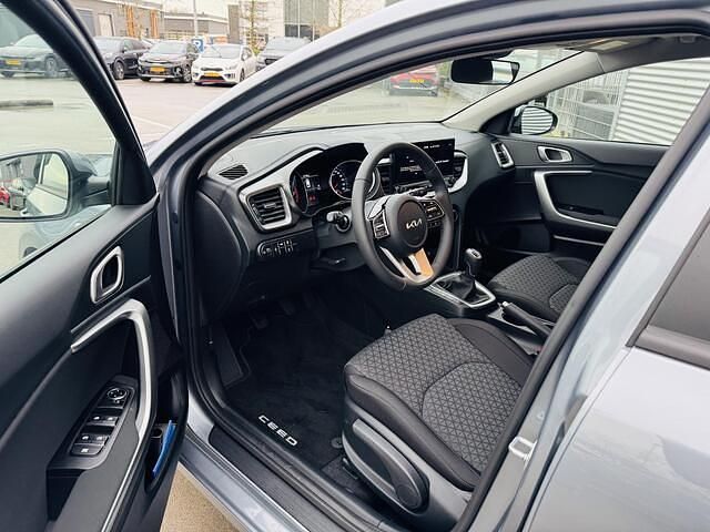 Nieuw Kia Ceed Sportswagon Comfort 101 PK (74 kW) 2025 Grijs Stationwagen