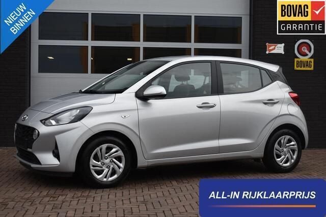 Grijs Gebruikt 2023 Hyundai i10 Comfort Hatchback | € 16.900 (Goede deal) - Afbeelding 1/4