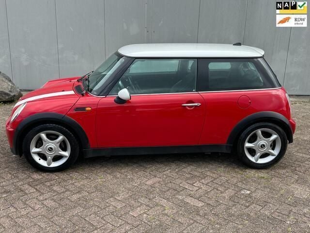Rood Gebruikt 2004 Mini Cooper Chili Hatchback | € 2.450 (Iets duurder) - Afbeelding 1/4