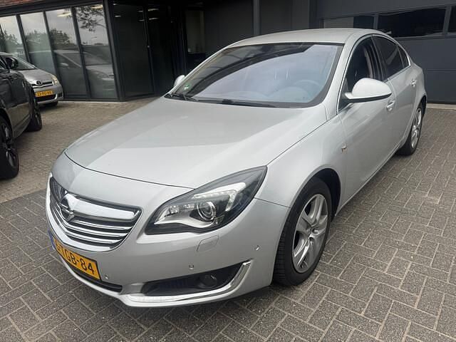 Grijs Gebruikt 2014 Opel Insignia Cosmo Hatchback | € 5.995 (Super prijs) - Afbeelding 1/4