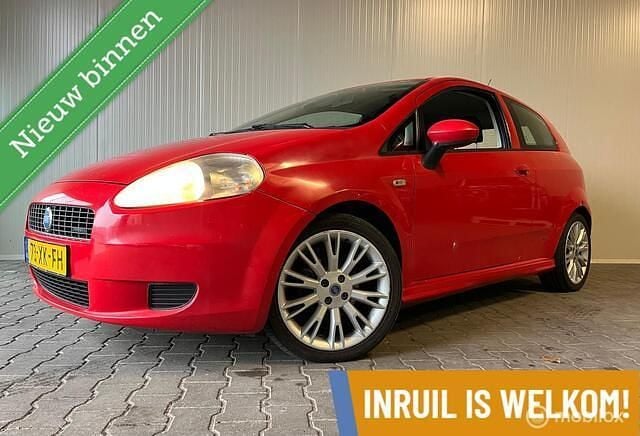 Rood Gebruikt 2007 Fiat Grande Punto Dynamic Hatchback | € 1.350 (Goede deal) - Afbeelding 1/4