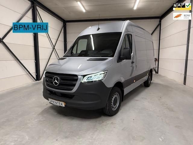 Grijs Nieuw 2024 Mercedes Sprinter Van | € 52.950 - Afbeelding 1/4