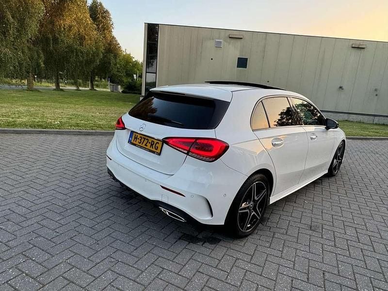 Wit Gebruikt 2020 Mercedes A180 Business Hatchback | € 27.500 (Duur) - Afbeelding 1/4