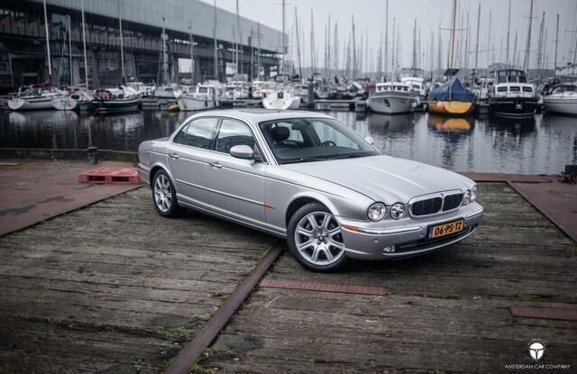 Grijs Gebruikt 2004 Jaguar XJ Executive Sedan | € 9.950 - Afbeelding 1/4
