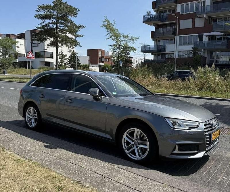 Grijs Gebruikt 2019 Audi A4 Design Stationwagen | € 23.000 (Eerlijke prijs) - Afbeelding 1/4