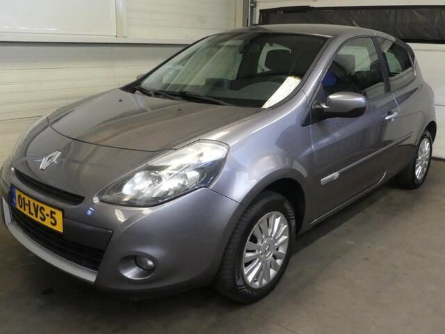 Grijs Gebruikt 2010 Renault Clio II Collection Hatchback | € 2.945 (Eerlijke prijs) - Afbeelding 1/4