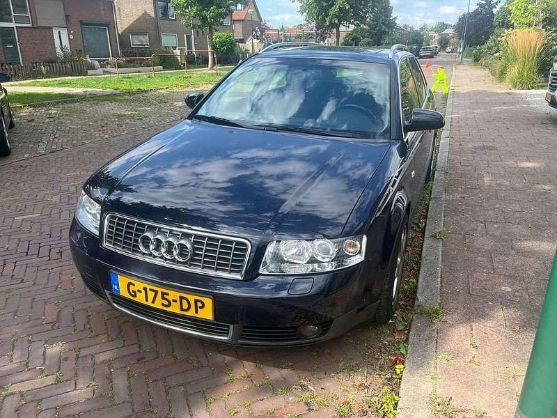 Blauw Gebruikt 2002 Audi A4 Stationwagen | € 6.000 - Afbeelding 1/4