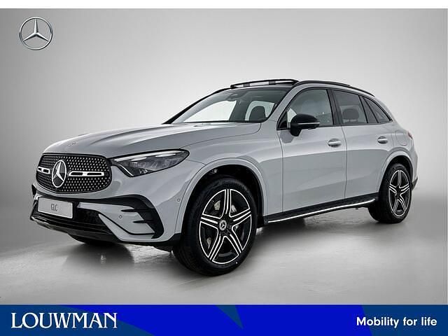 Licht manufaktur alpinegrijs uni Nieuw 2026 Mercedes GLC300 Sport Edition SUV | € 82.530 (Eerlijke prijs) - Afbeelding 1/4