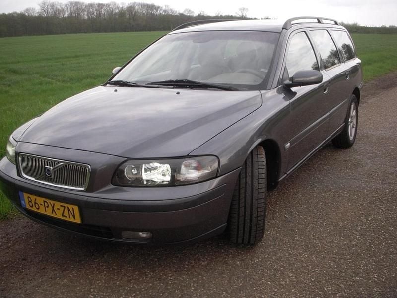Occasion Volvo V70 140 PK (102 kW) 2005 Grijs (metallic) Stationwagen