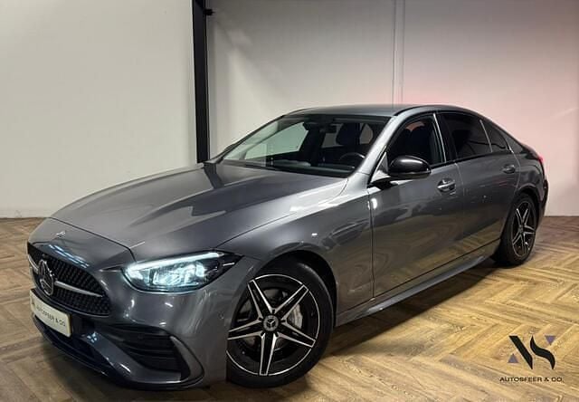 Grijs Gebruikt 2022 Mercedes C200 AMG line Sedan | € 35.940 (Goede deal) - Afbeelding 1/4