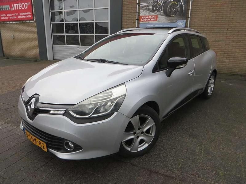 Grijs Gebruikt 2014 Renault Clio GrandTour Expression Stationwagen | € 5.650 (Goede deal) - Afbeelding 1/4