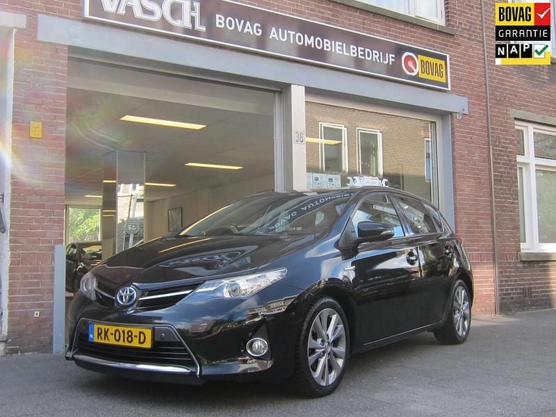 Zwart Gebruikt 2013 Toyota Auris Hybrid Hatchback | € 11.950 (Eerlijke prijs) - Afbeelding 1/4
