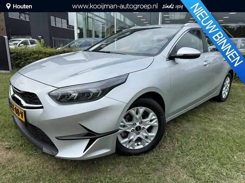Sparkling silver m Gebruikt 2024 Kia Ceed Sportswagon Stationwagen | € 26.800 (Duur) - Afbeelding 1/4