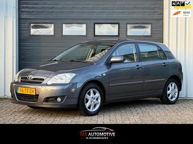 Grijs (metallic) Gebruikt 2007 Toyota Corolla Anniversary Hatchback | € 4.650 - Afbeelding 1/4