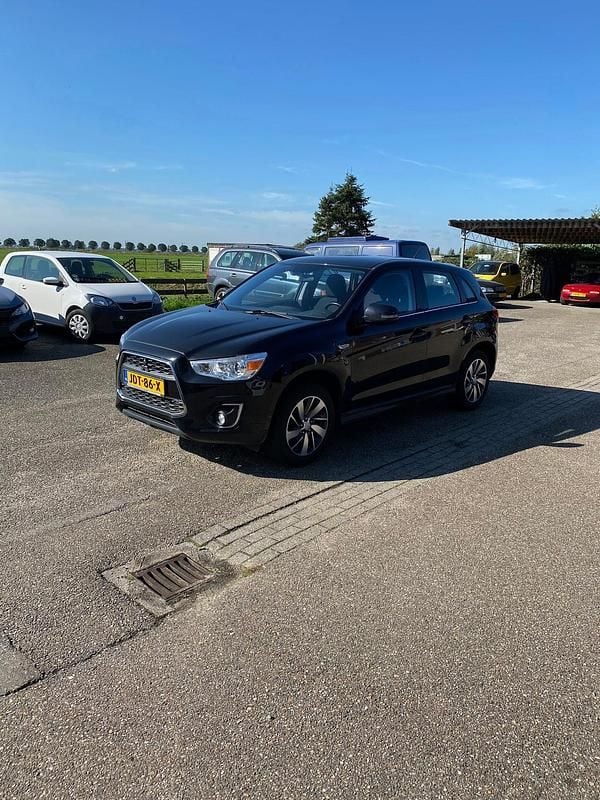 Zwart Occasion 2015 Mitsubishi ASX Invite SUV | € 8.900 (Super prijs) - Afbeelding 1/4