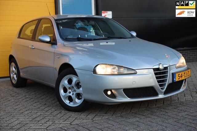 Grijs Gebruikt 2006 Alfa Romeo 147 Veloce Hatchback | € 4.999 - Afbeelding 1/4