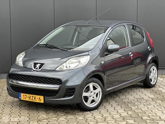 Grijs Gebruikt 2011 Peugeot 107 Hatchback | € 3.498 (Eerlijke prijs) - Afbeelding 1/4