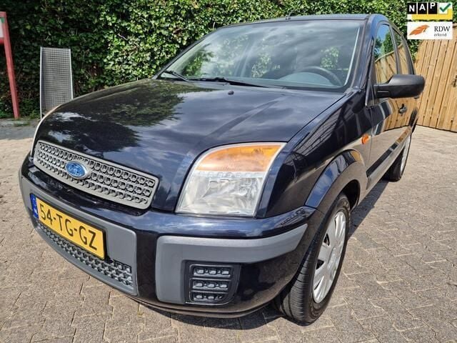 Zwart Gebruikt 2006 Ford Fusion MPV | € 1.700 (Goede deal) - Afbeelding 1/4