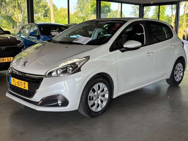 Wit Gebruikt 2017 Peugeot 208 Hatchback | € 7.995 (Eerlijke prijs) - Afbeelding 1/4