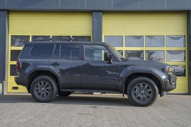 Nieuw Toyota Land Cruiser Premium 2025 SUV