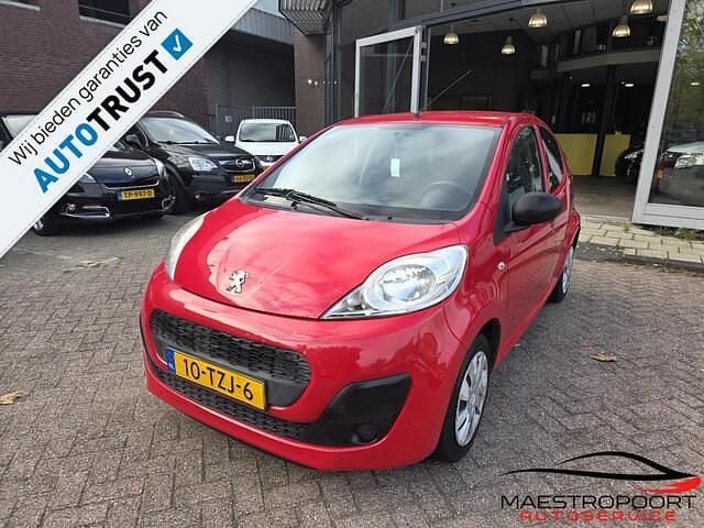 Rood Gebruikt 2012 Peugeot 107 Access Hatchback | € 3.450 (Eerlijke prijs) - Afbeelding 1/4