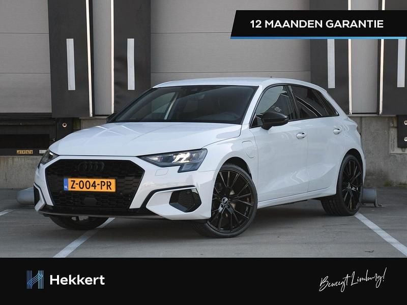 Wit Gebruikt 2021 Audi A3 Sportback S-Line Hatchback | € 29.495 (Eerlijke prijs) - Afbeelding 1/4