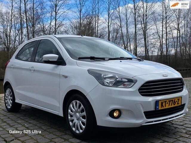 Wit Gebruikt 2016 Ford Ka Plus Trend Hatchback | € 5.499 (Goede deal) - Afbeelding 1/4