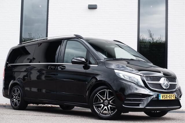 Zwart Gebruikt 2023 Mercedes V300 AMG MPV | € 64.950 (Eerlijke prijs) - Afbeelding 1/4