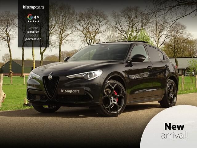 Zwart Gebruikt 2018 Alfa Romeo Stelvio SUV | € 32.900 (Eerlijke prijs) - Afbeelding 1/4